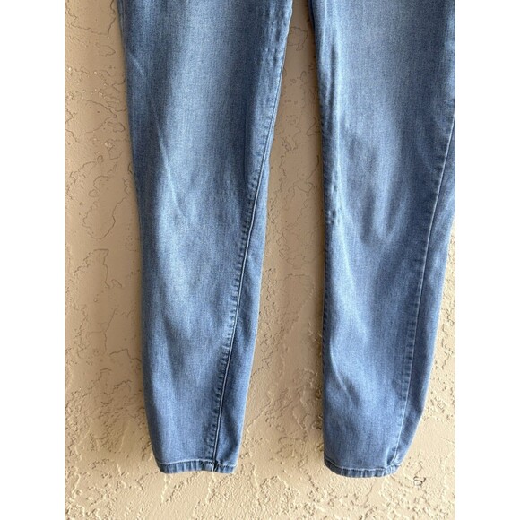 David Bitton Buffalo Light Wash Women's 6/28 Aubrey Jeans Mid Rise Soft Stretch - Picture 4 of 8